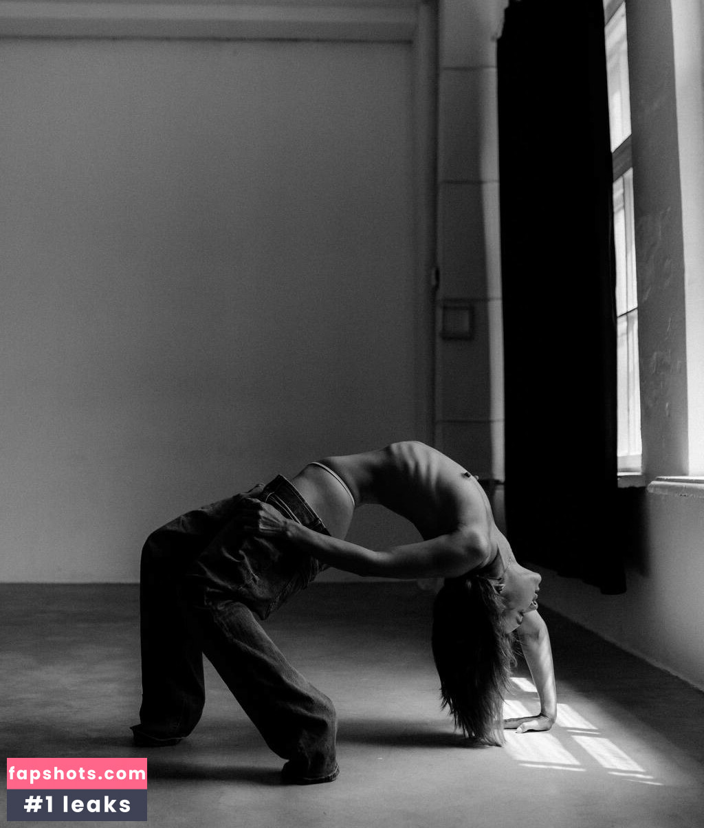 Polina Pavelko gallery photo #29