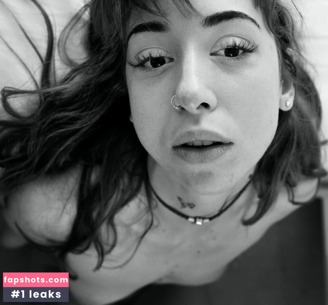 Polly Hot gallery photo #4