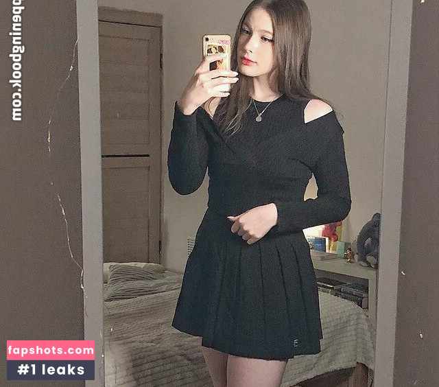 Pommy’s World nude babe gallery