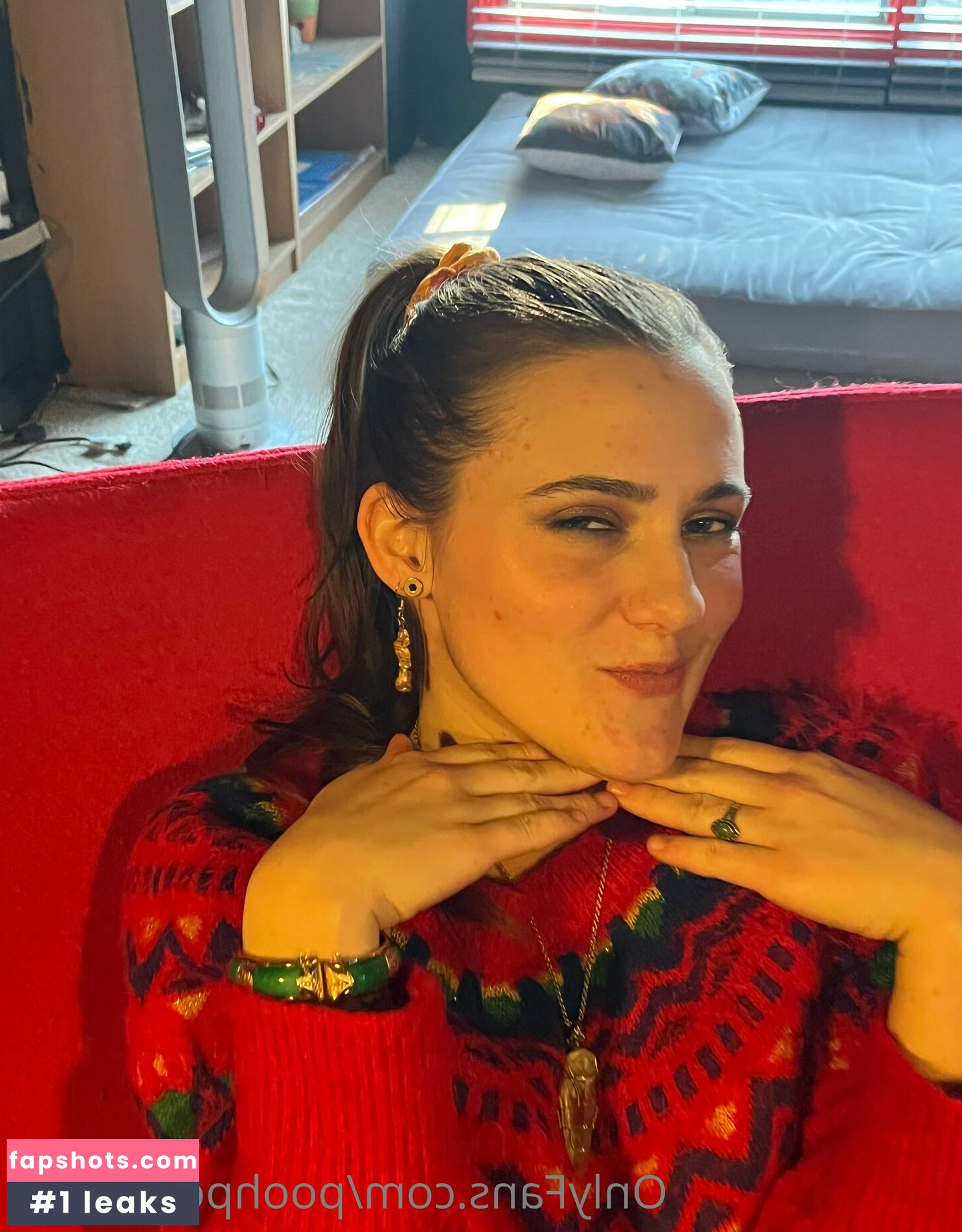 poohpeaches11 gallery photo #3