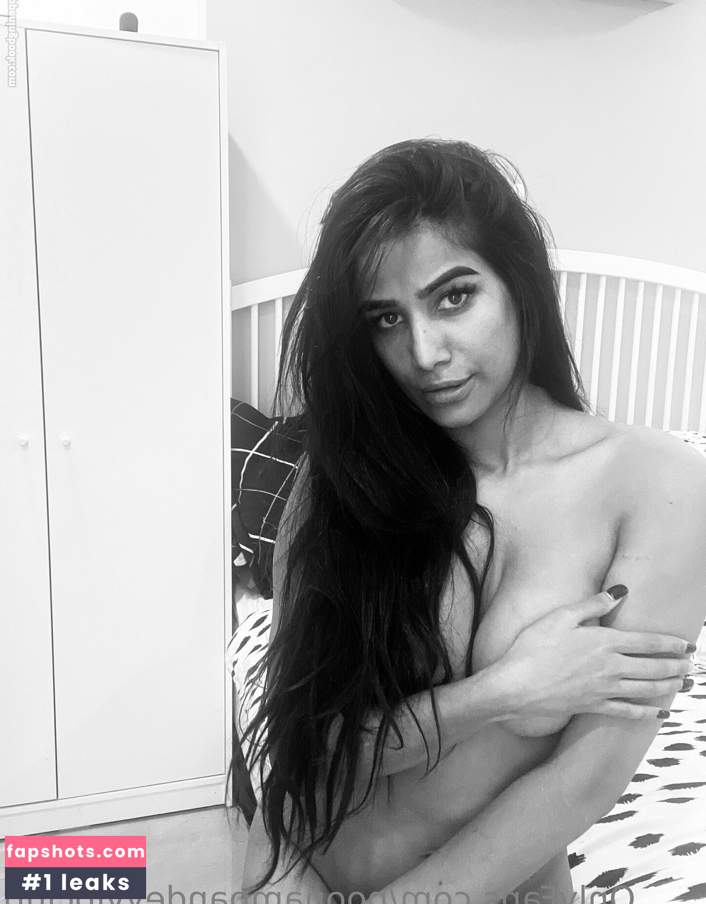 poonampandeytv gallery photo #25