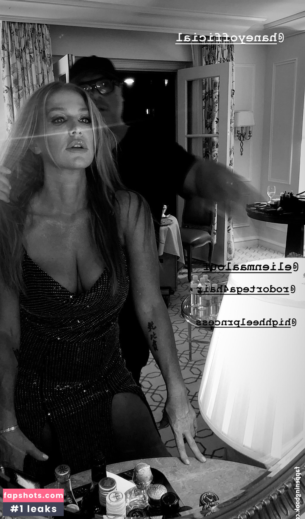 Poppy Montgomery gallery photo #57