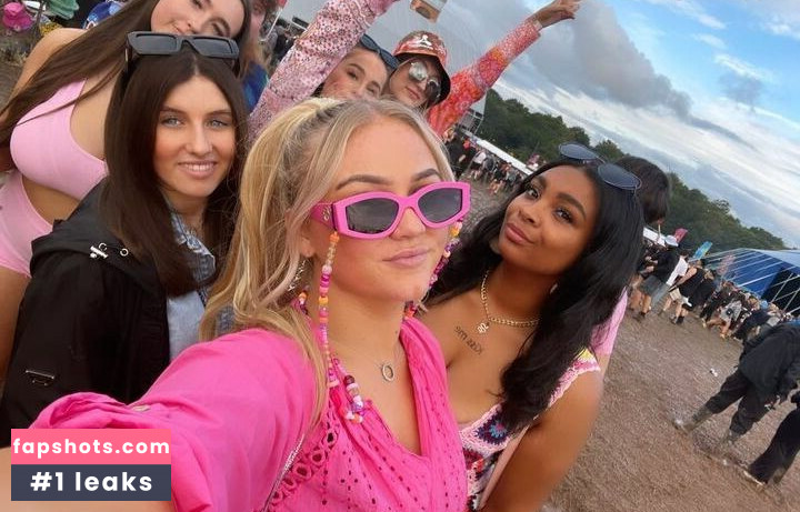 Poppy R gallery photo #11