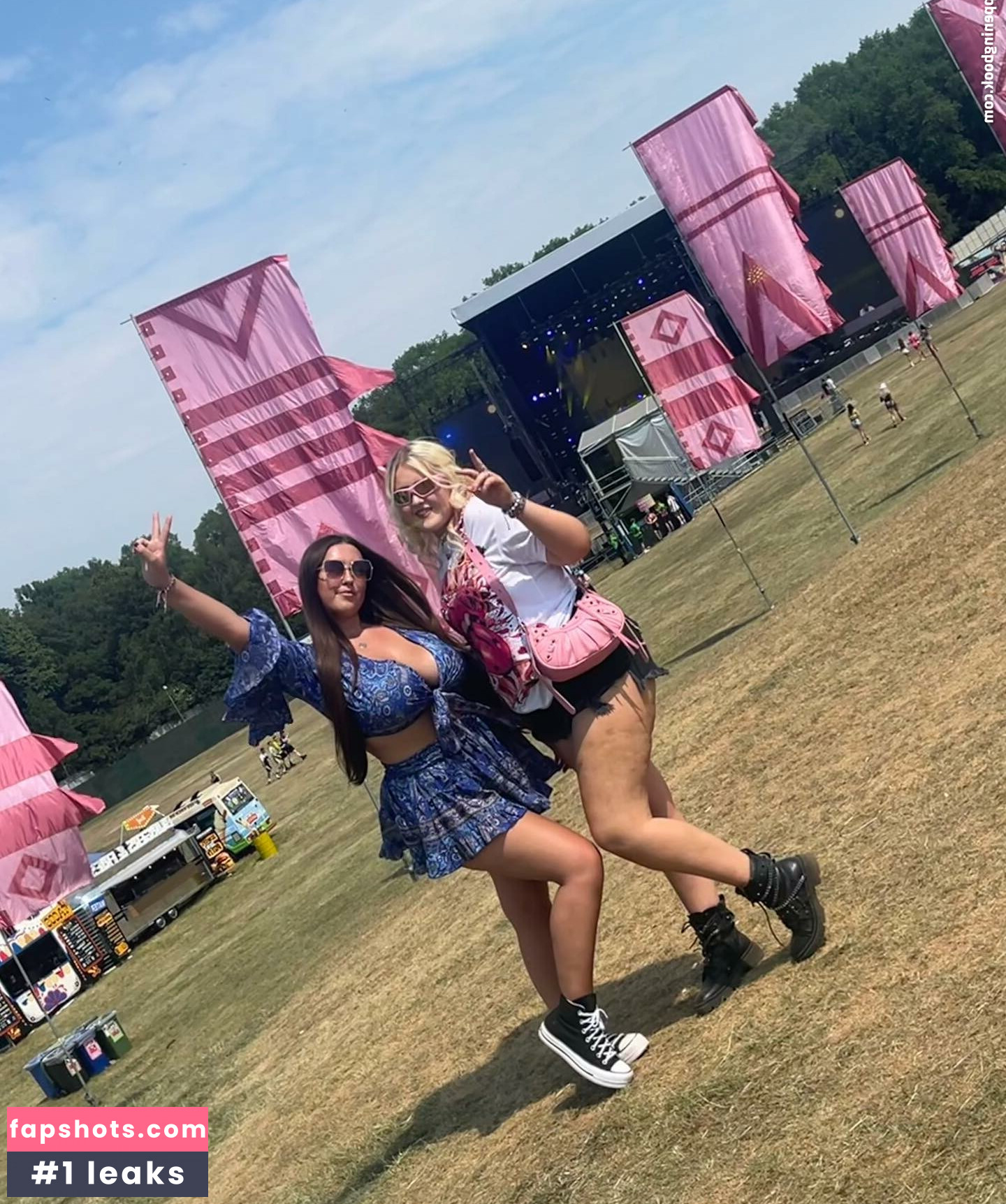 Poppy R gallery photo #14