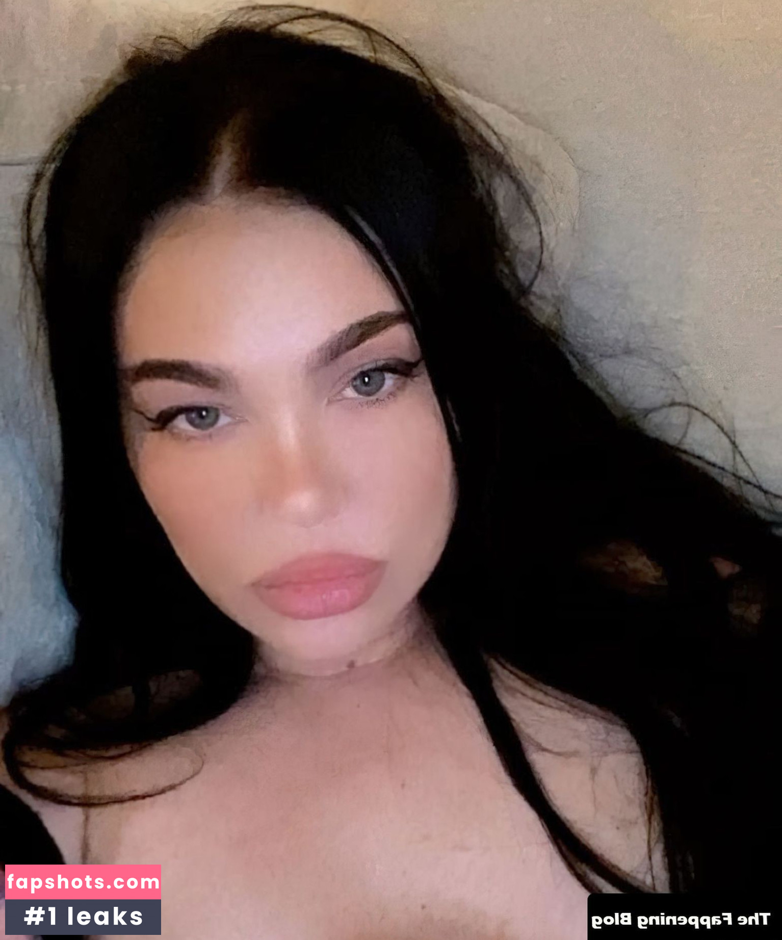 Porcelain Black gallery photo #24