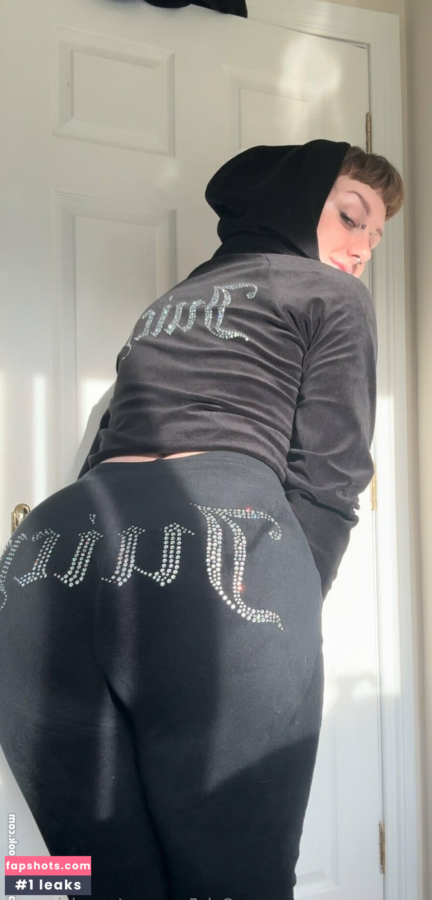 Porcelainerose gallery photo #22