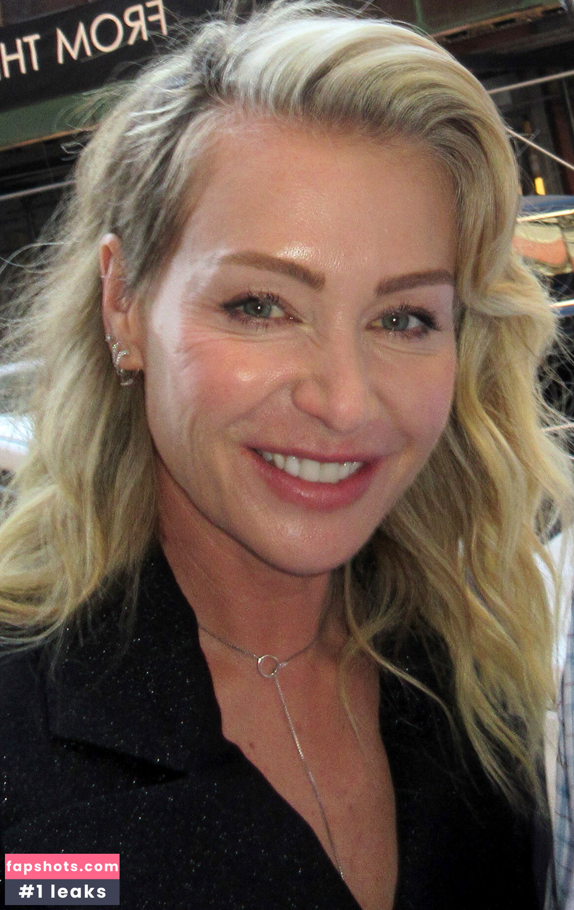 Portia de Rossi gallery photo #4