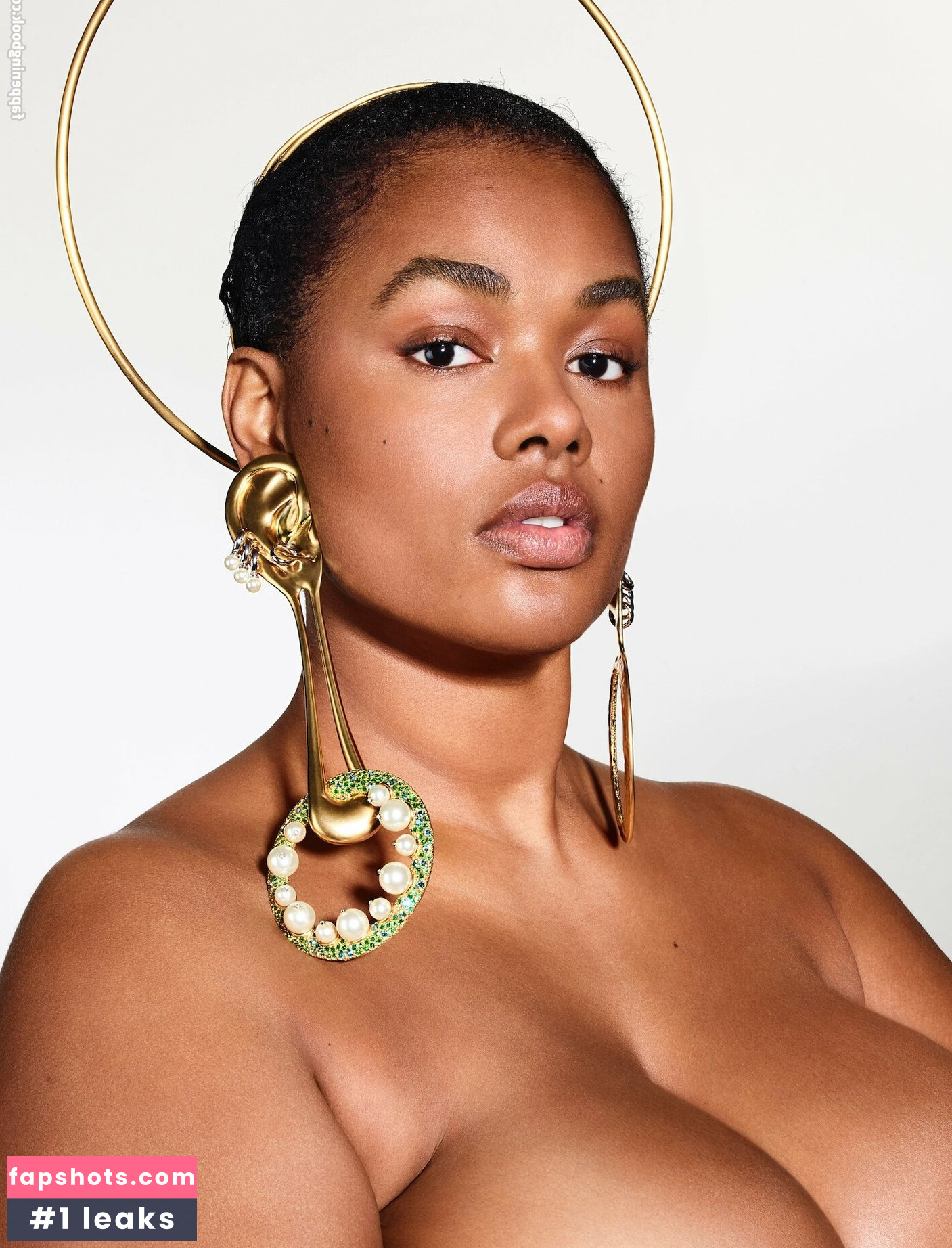 Precious Lee nude babe gallery