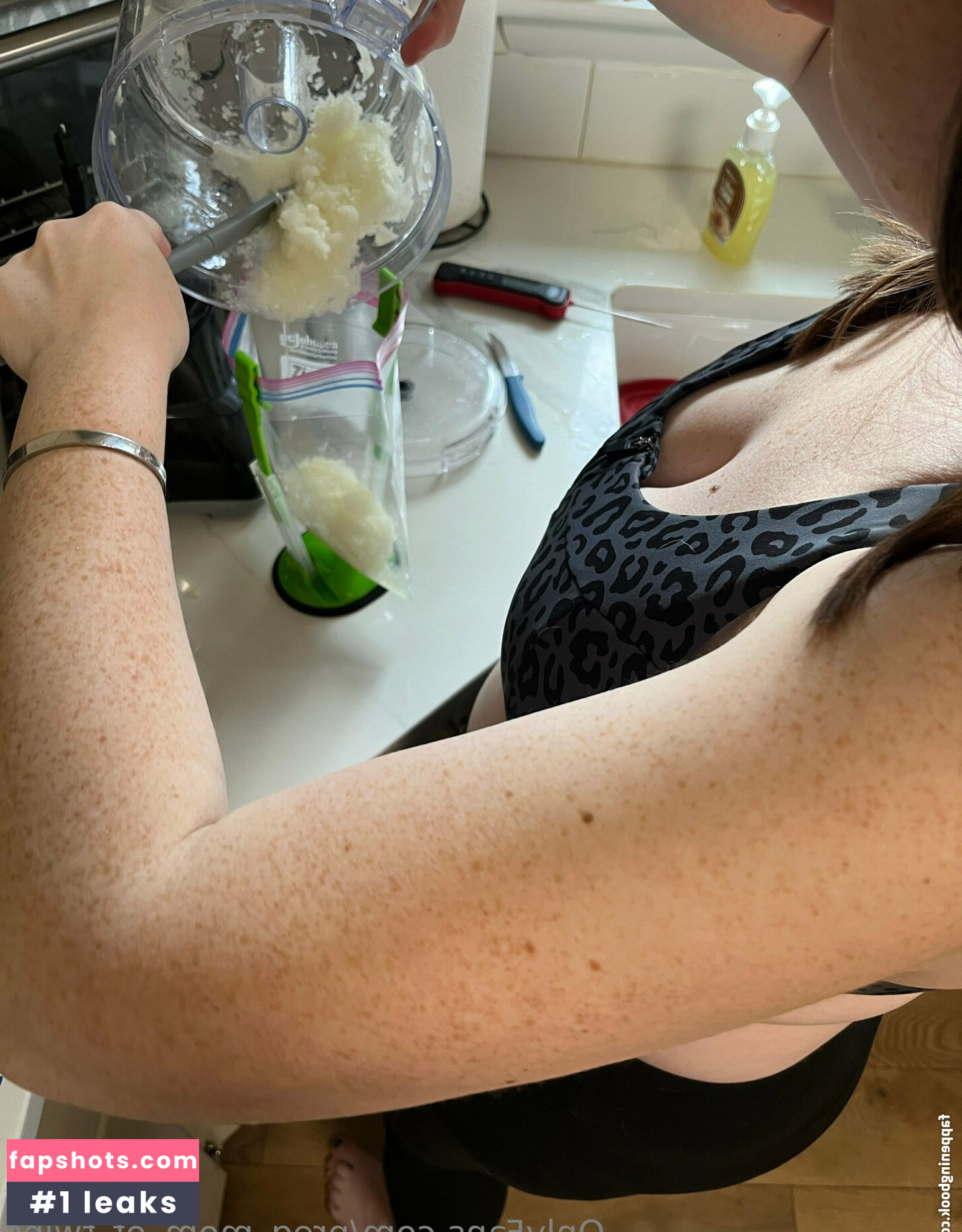 preg_mom_of_twins gallery photo #22