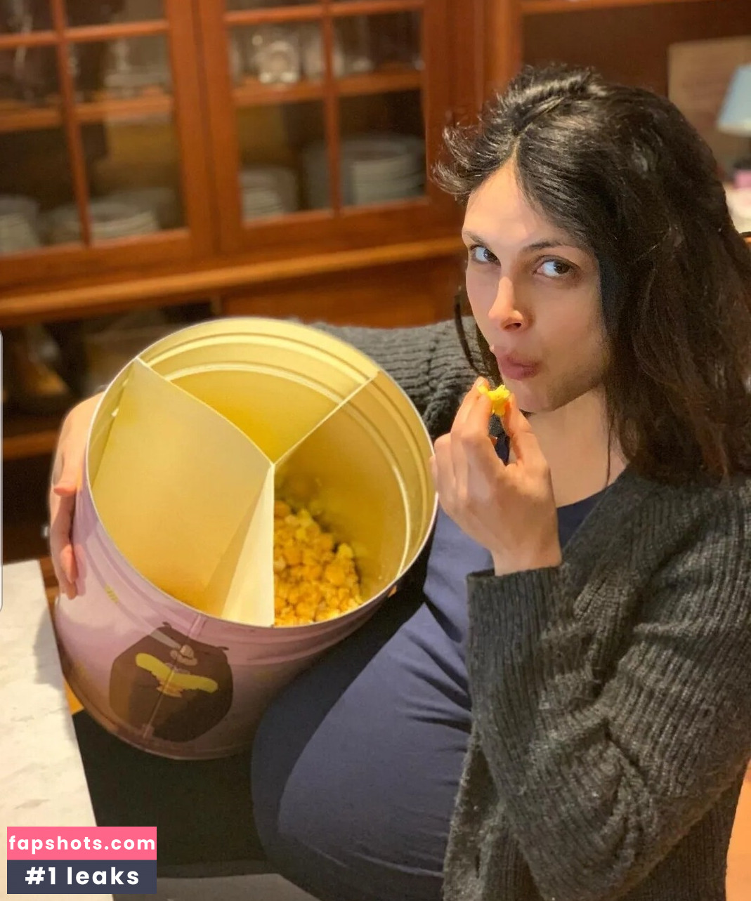 Pregnant Celebs gallery photo #3