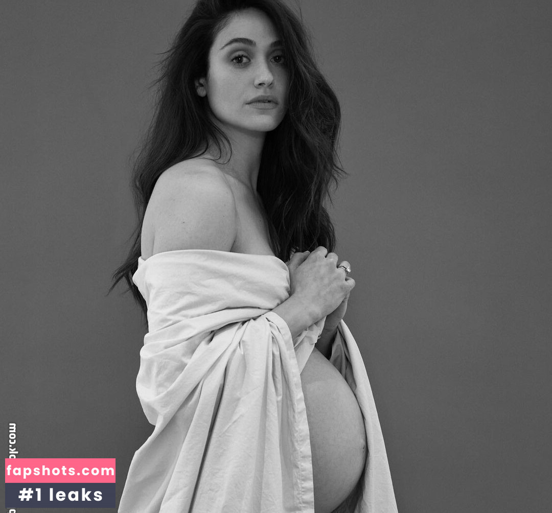 Pregnant Celebs gallery photo #29