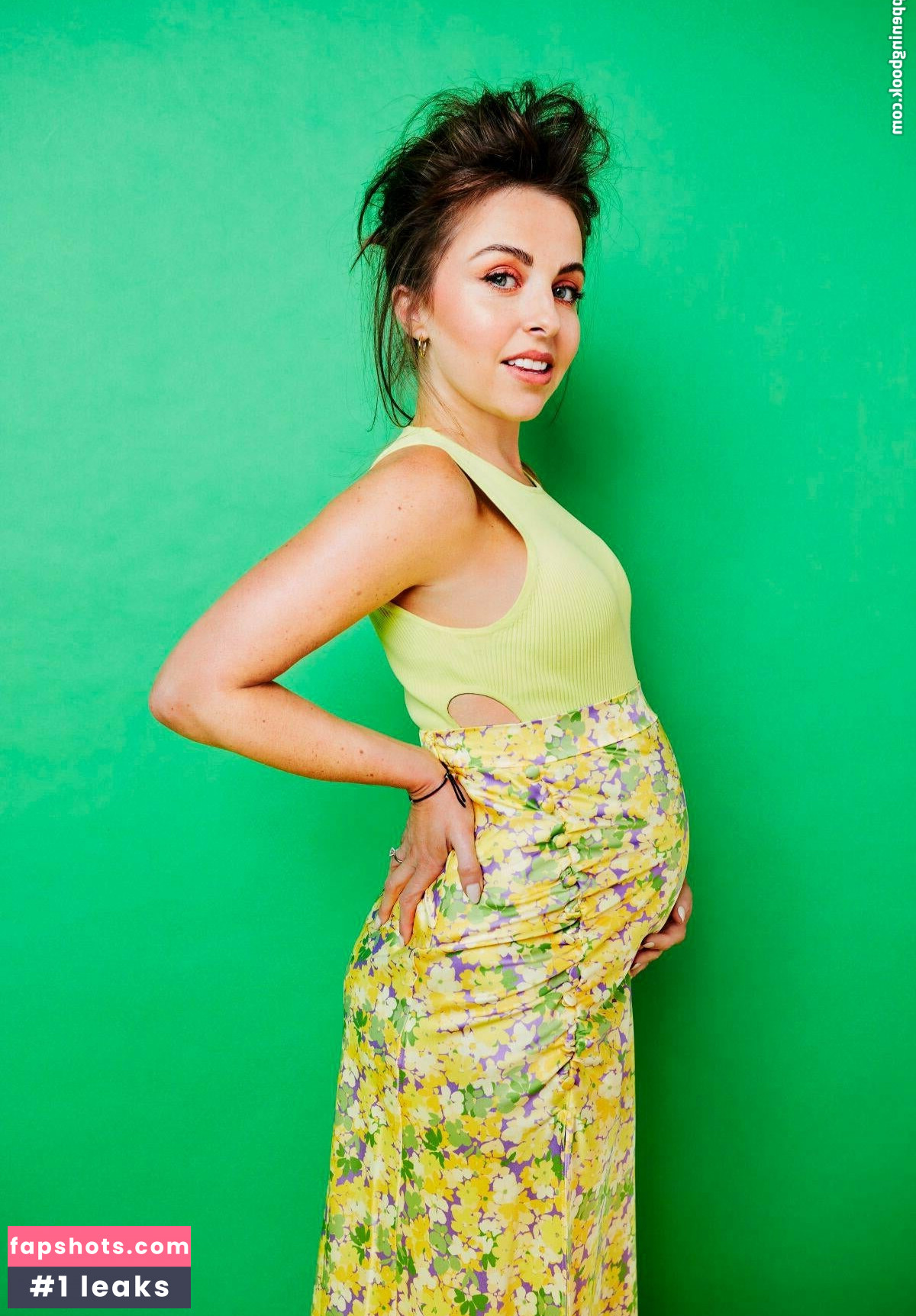 Pregnant Celebs gallery photo #33