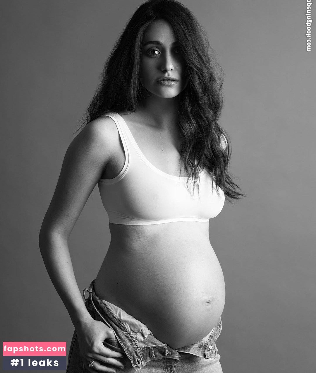 Pregnant Celebs gallery photo #39