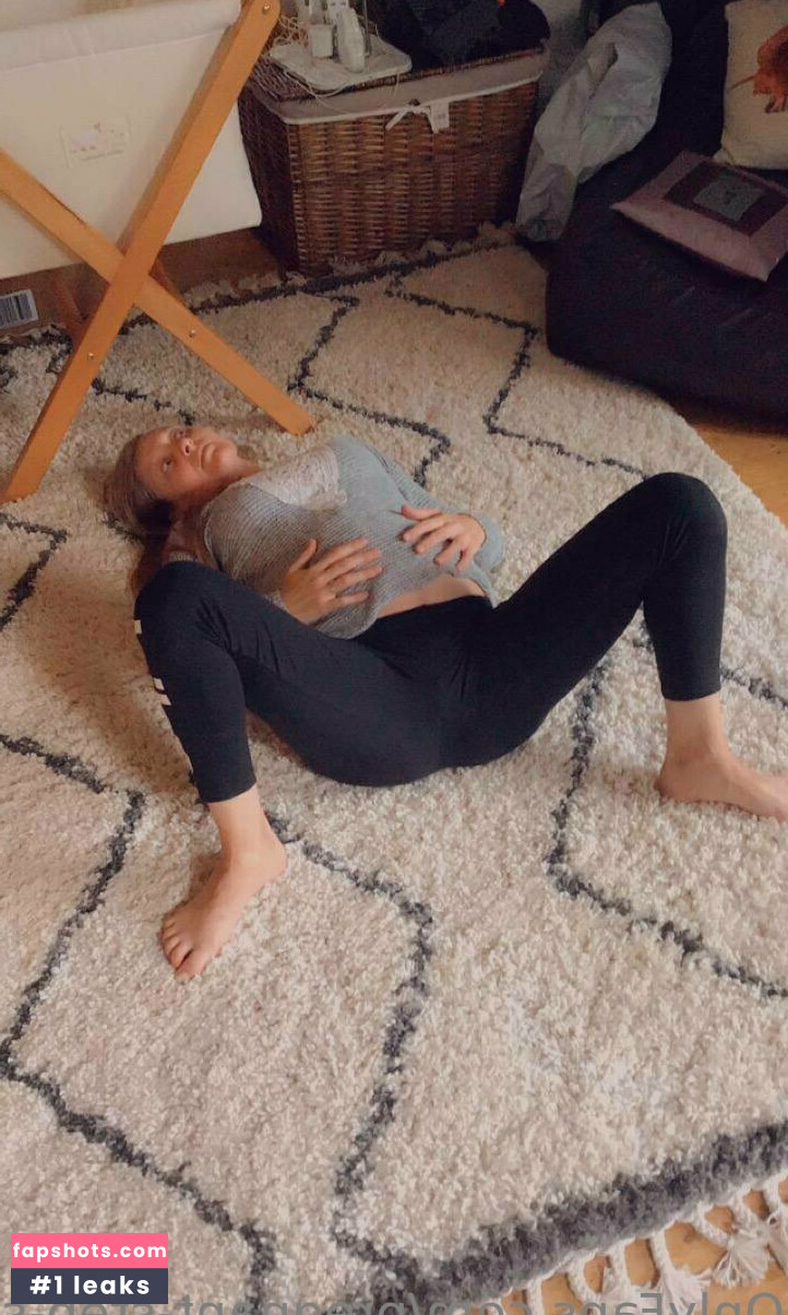 pregnant-step-sister gallery photo #132