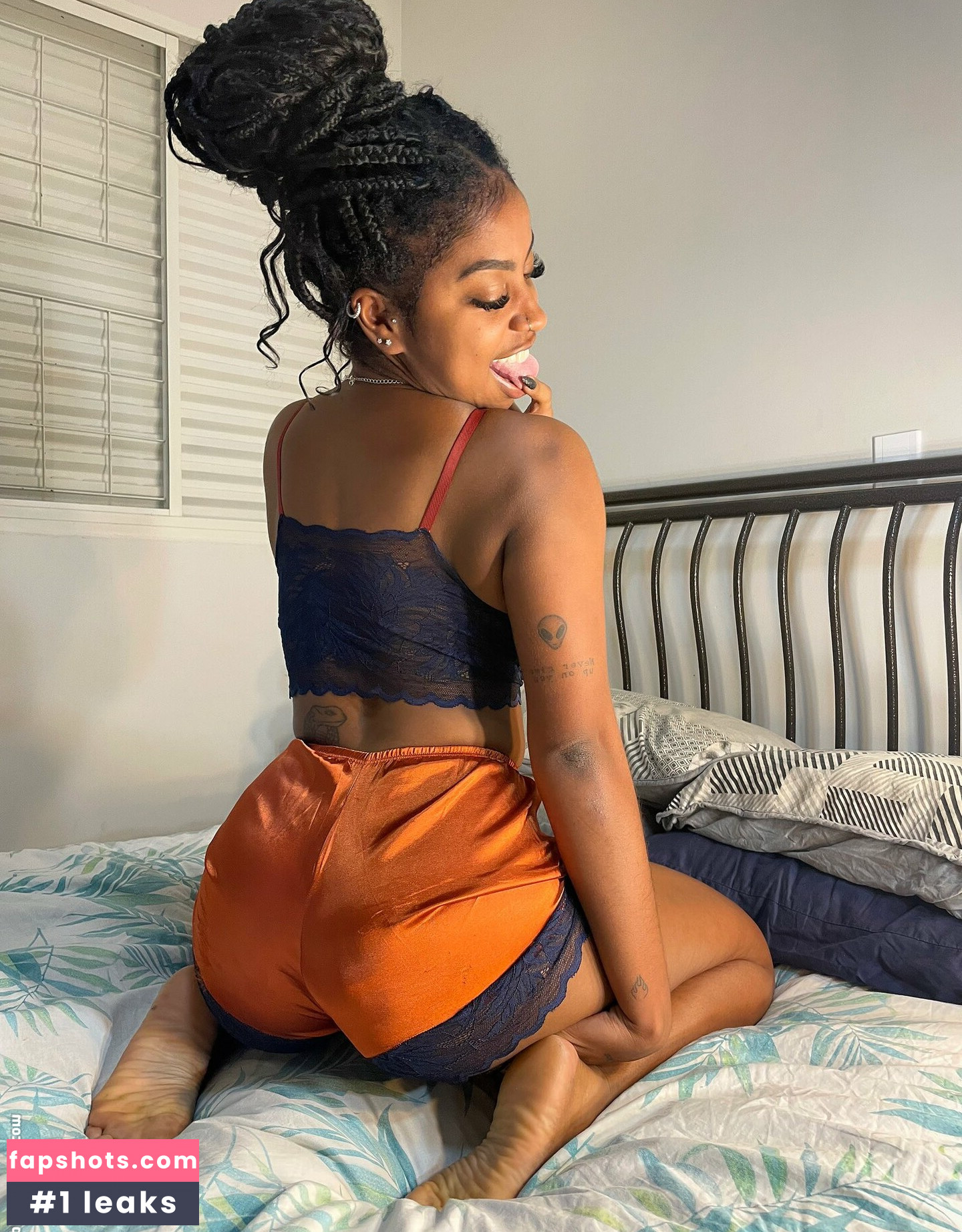 Preta Naja gallery photo #19