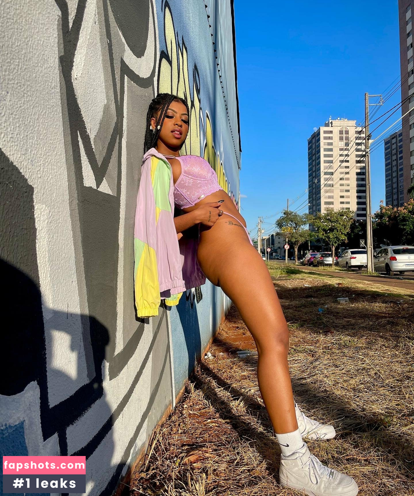 Preta Naja gallery photo #7