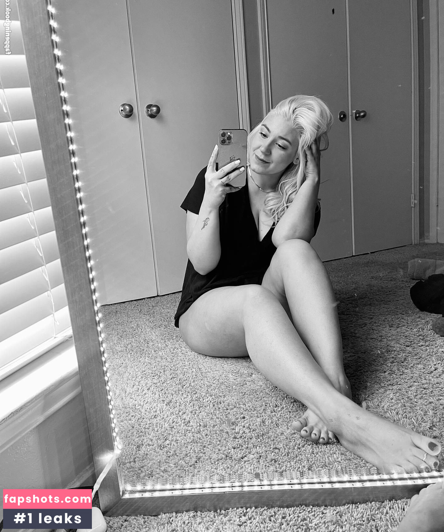 Pretty Feet gallery photo #15