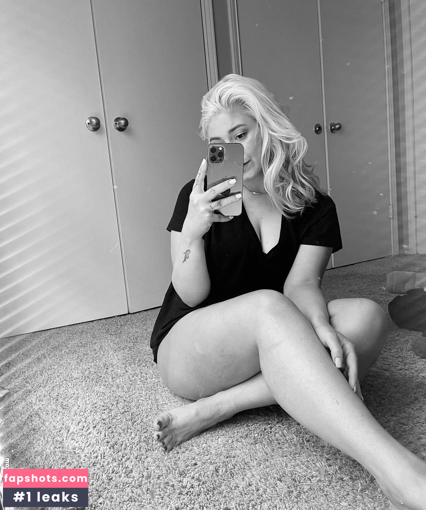 Pretty Feet gallery photo #16