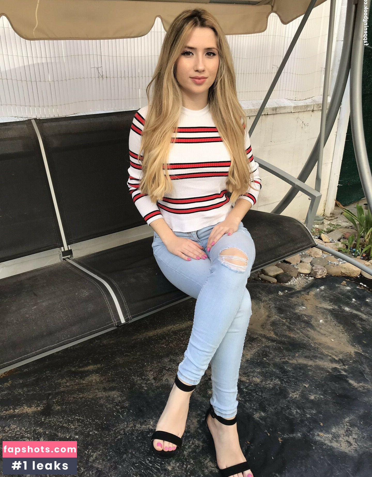 Pretty Feet gallery photo #17