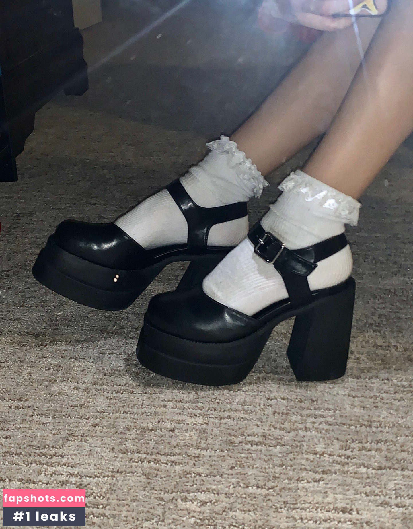 Pretty Feet gallery photo #8