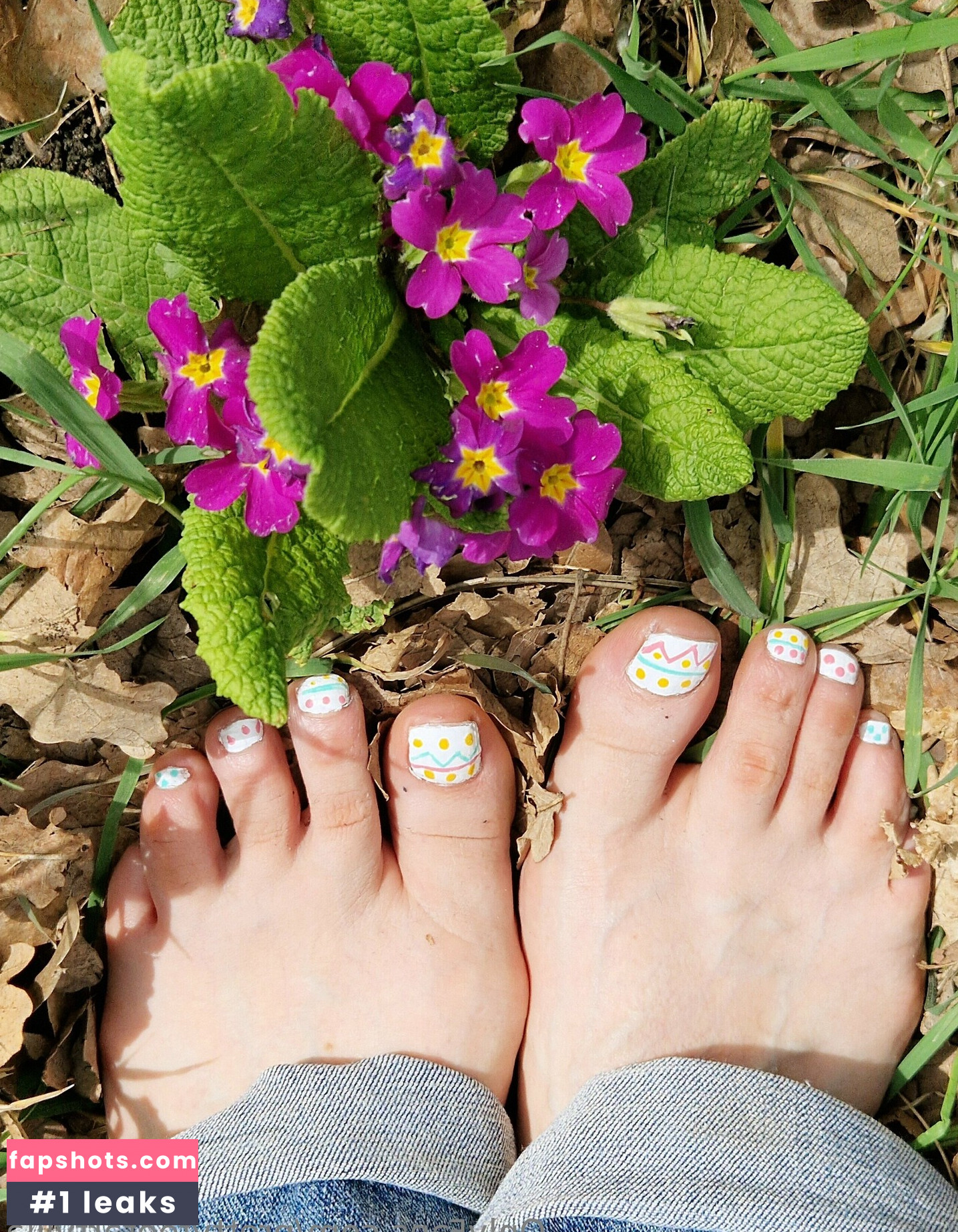 prettyfeetartvilla gallery photo #3