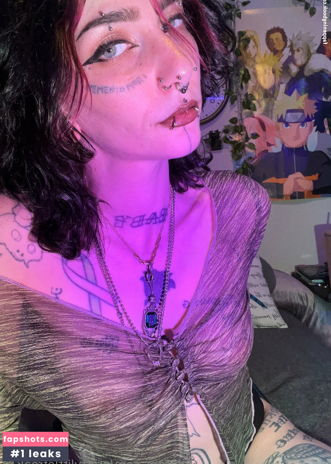 prettylittlefreak13 gallery photo #15