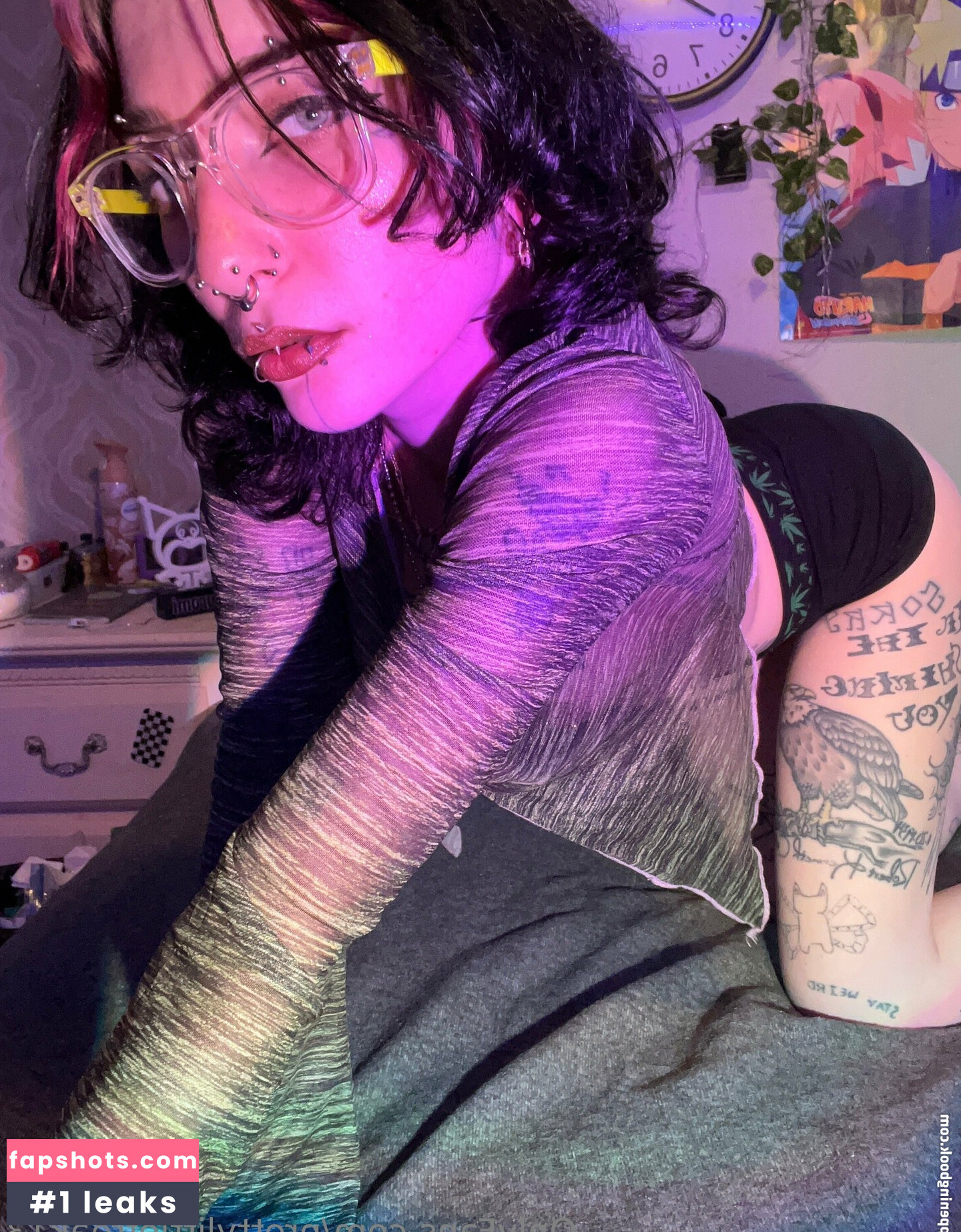 prettylittlefreak13 gallery photo #22