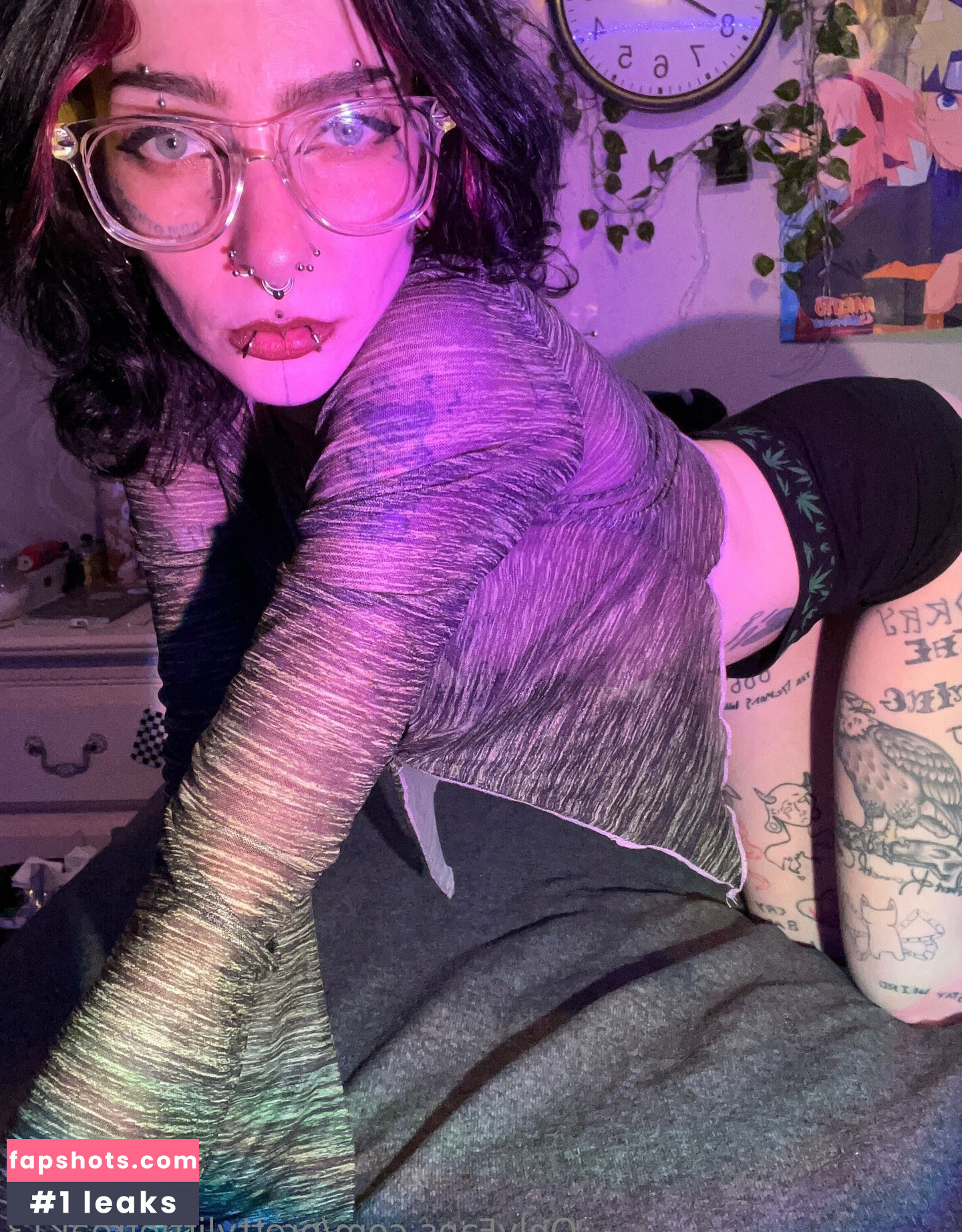 prettylittlefreak13 gallery photo #25