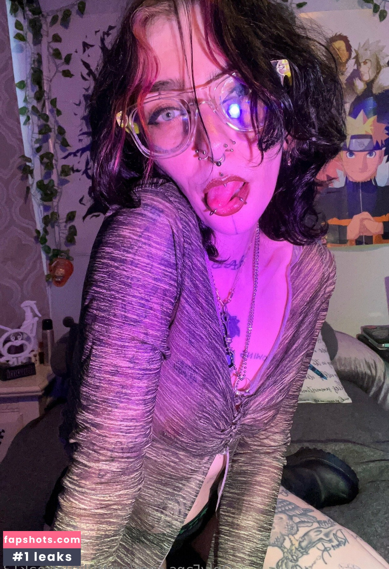 prettylittlefreak13 gallery photo #29