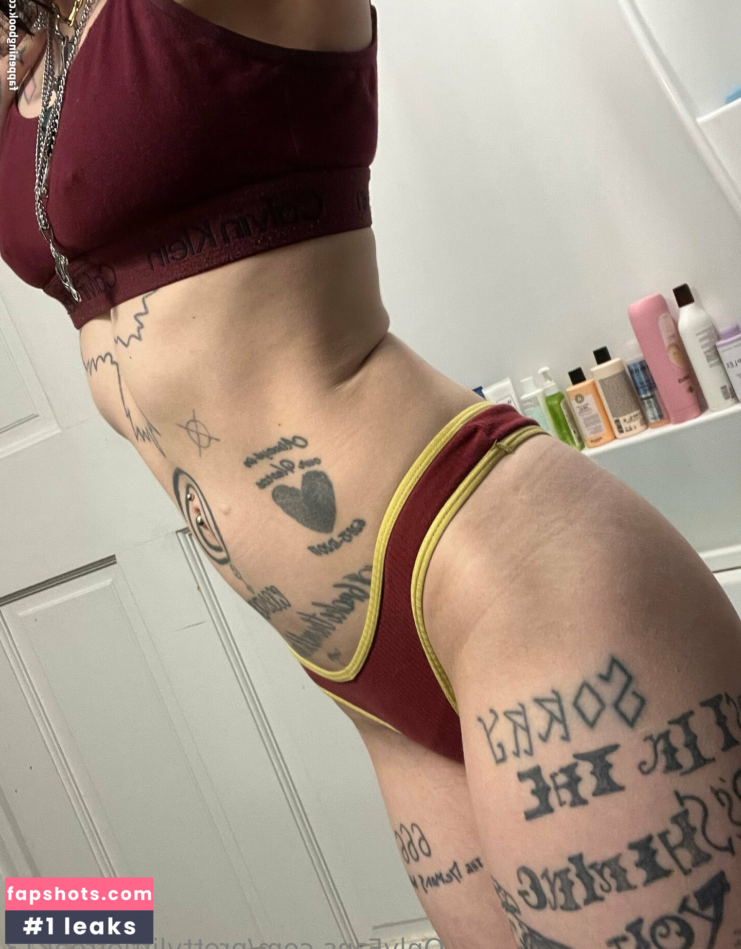 prettylittlefreak13 gallery photo #31