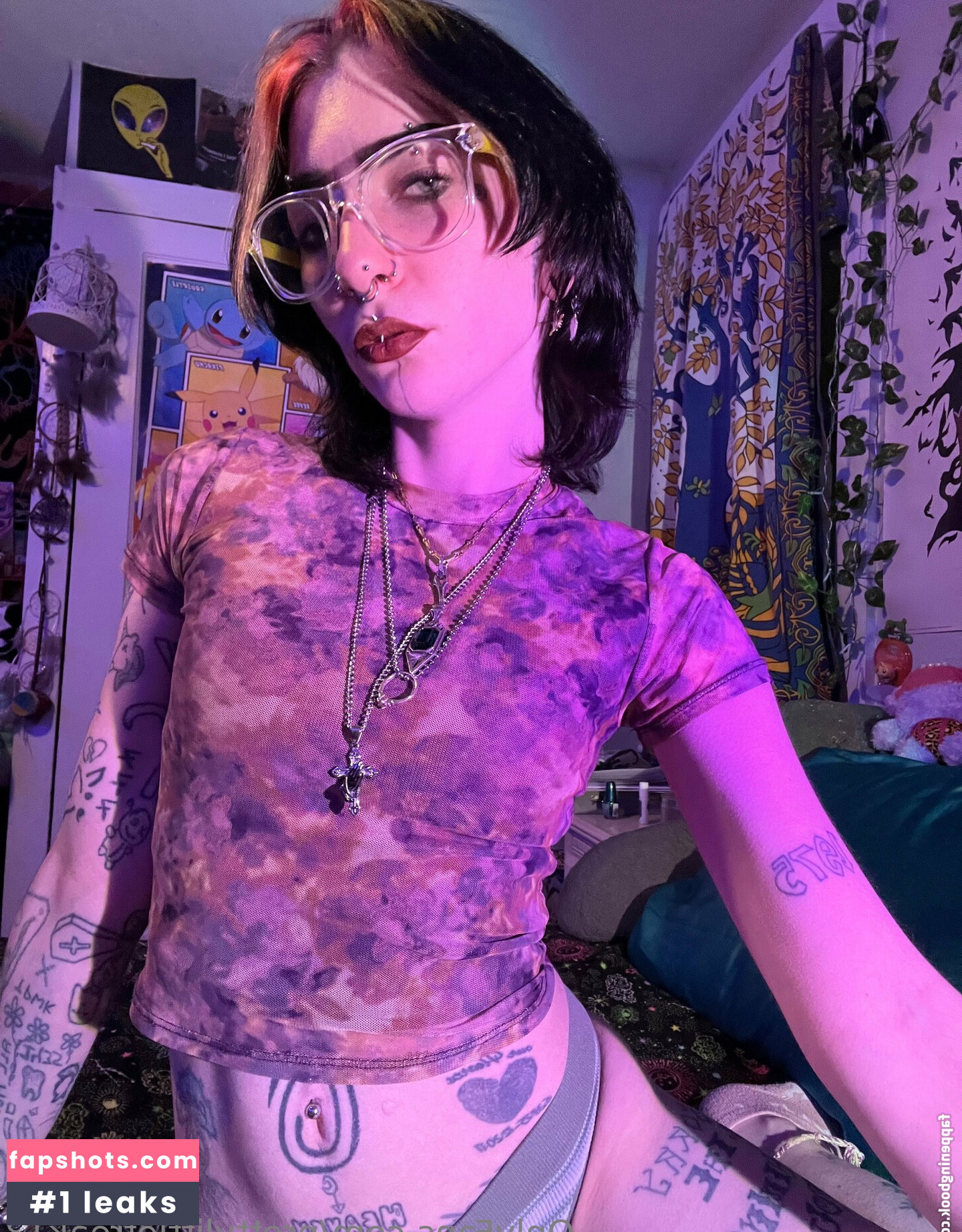 prettylittlefreak13 gallery photo #48