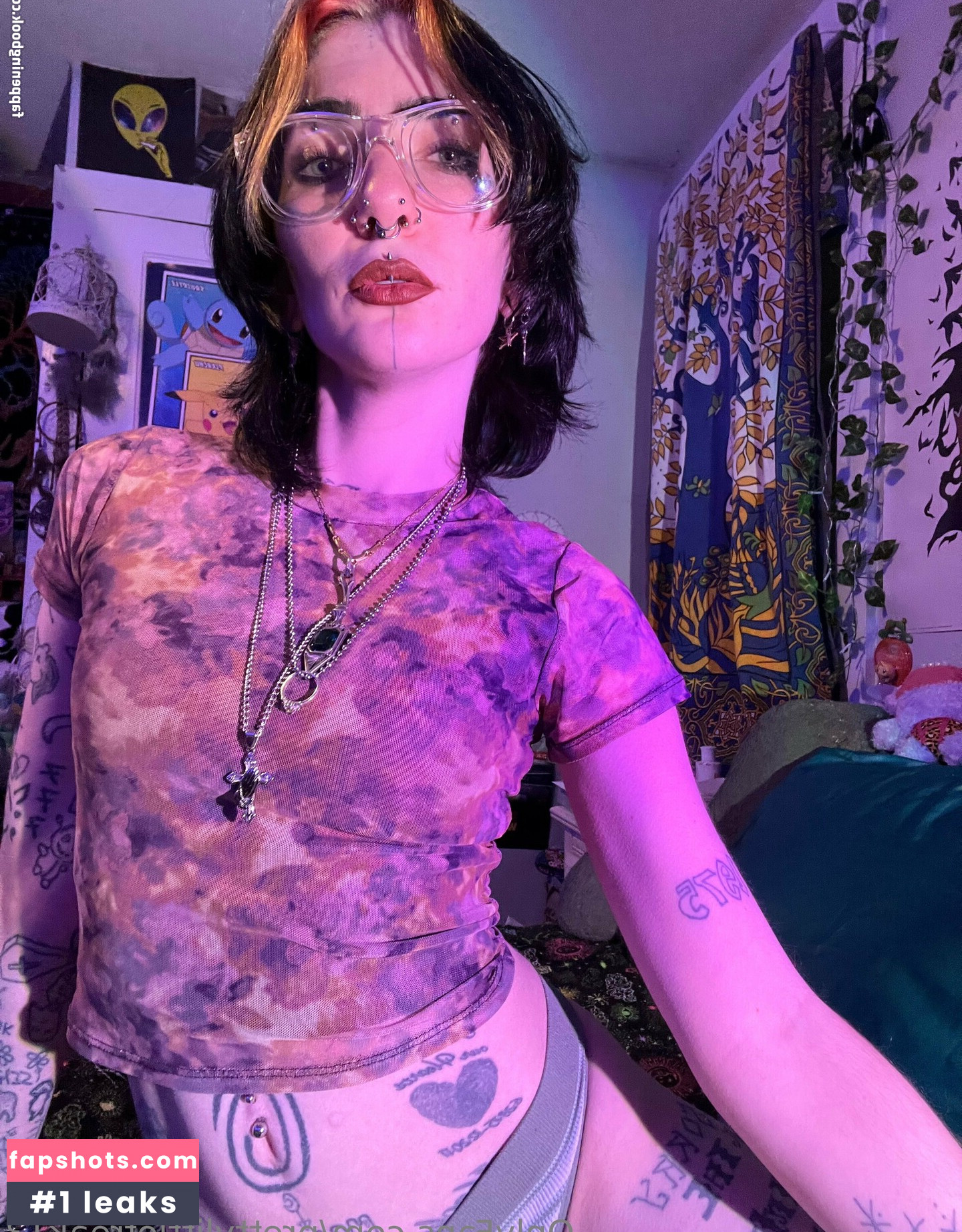 prettylittlefreak13 gallery photo #54