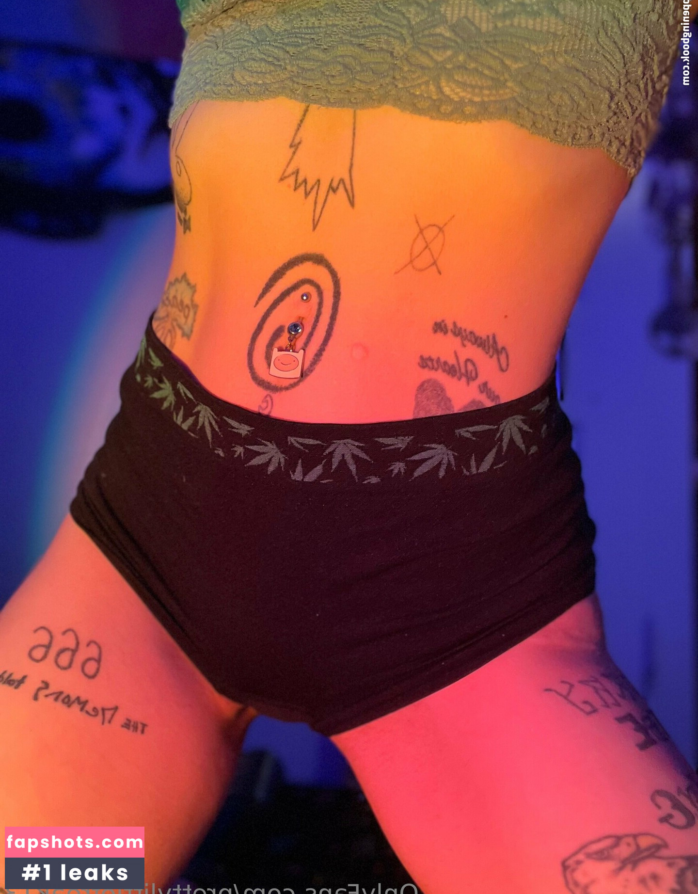 prettylittlefreak13 gallery photo #59