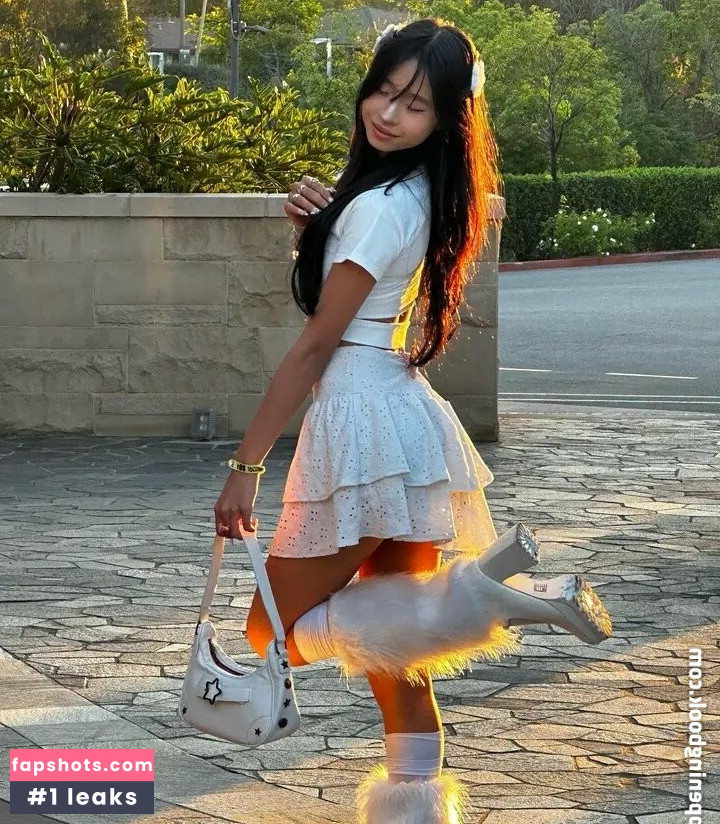 Princess Amelia Nude Leaks OnlyFans Photos #4 - LeakJerk