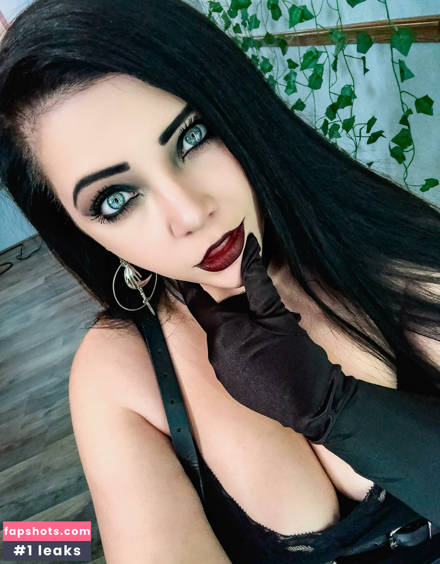 Princessgothicbean Nude Leaks OnlyFans Photos #17 - LeakJerk