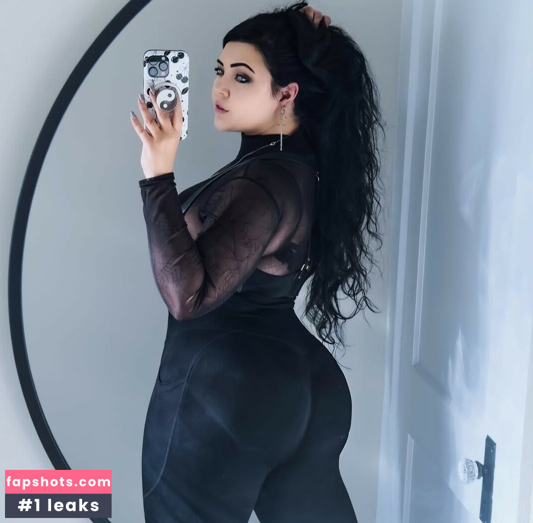 Princessgothicbean Nude Leaks OnlyFans Photos #31 - LeakJerk