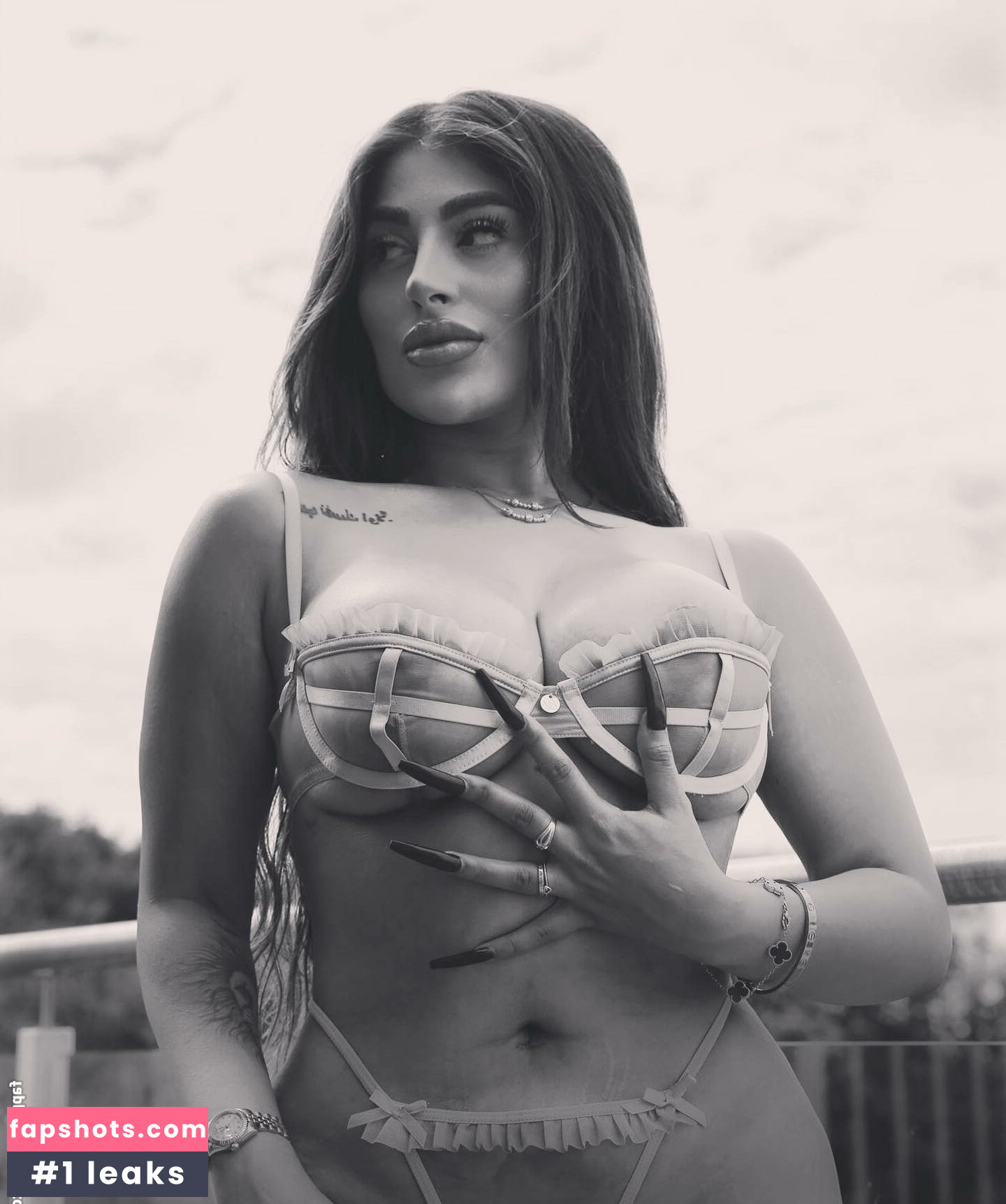 Priya Yasmin X gallery photo #19