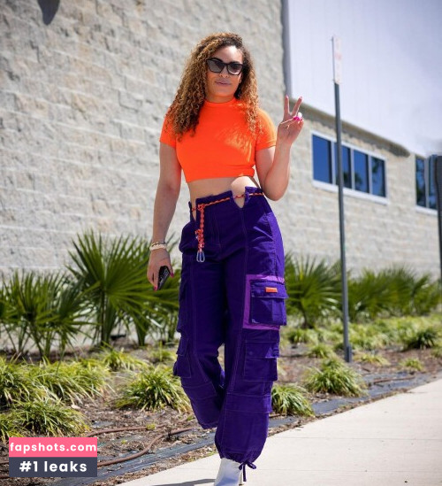 Professional Athletes gallery photo #2150