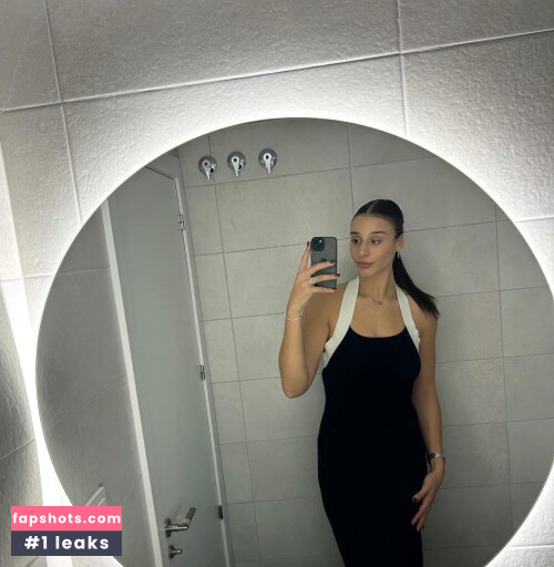 Professional Athletes gallery photo #2550