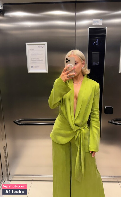 Professional Athletes gallery photo #2551