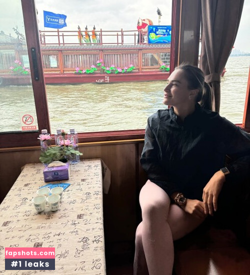 Professional Athletes gallery photo #2905