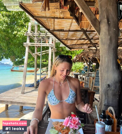 Professional Athletes gallery photo #2934