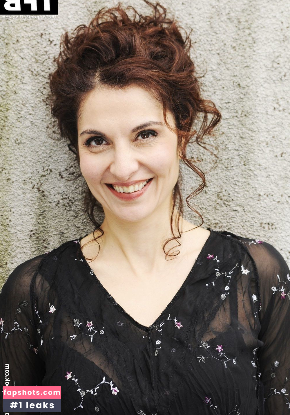 Proschat Madani gallery photo #5