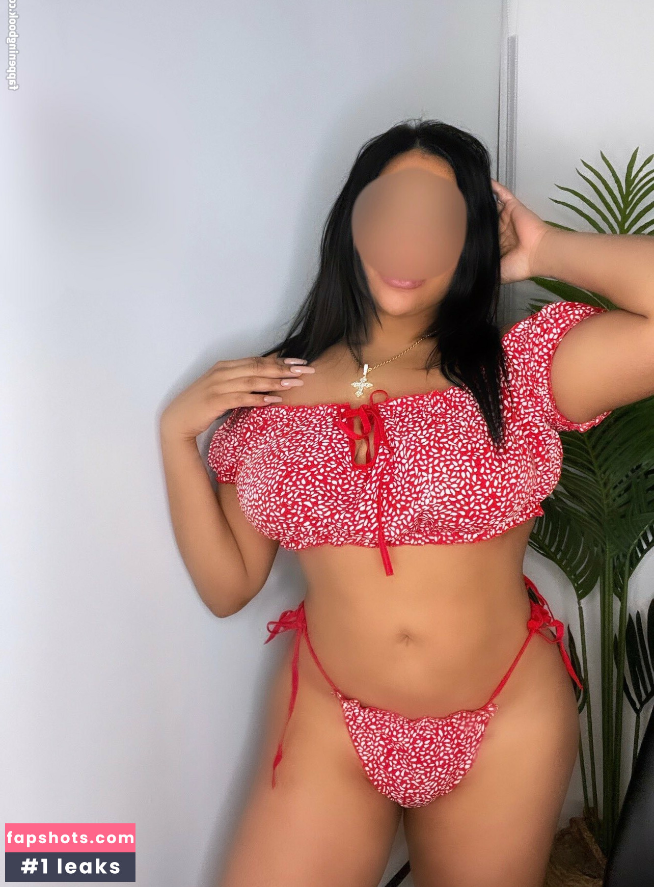 PryaDesi gallery photo #6