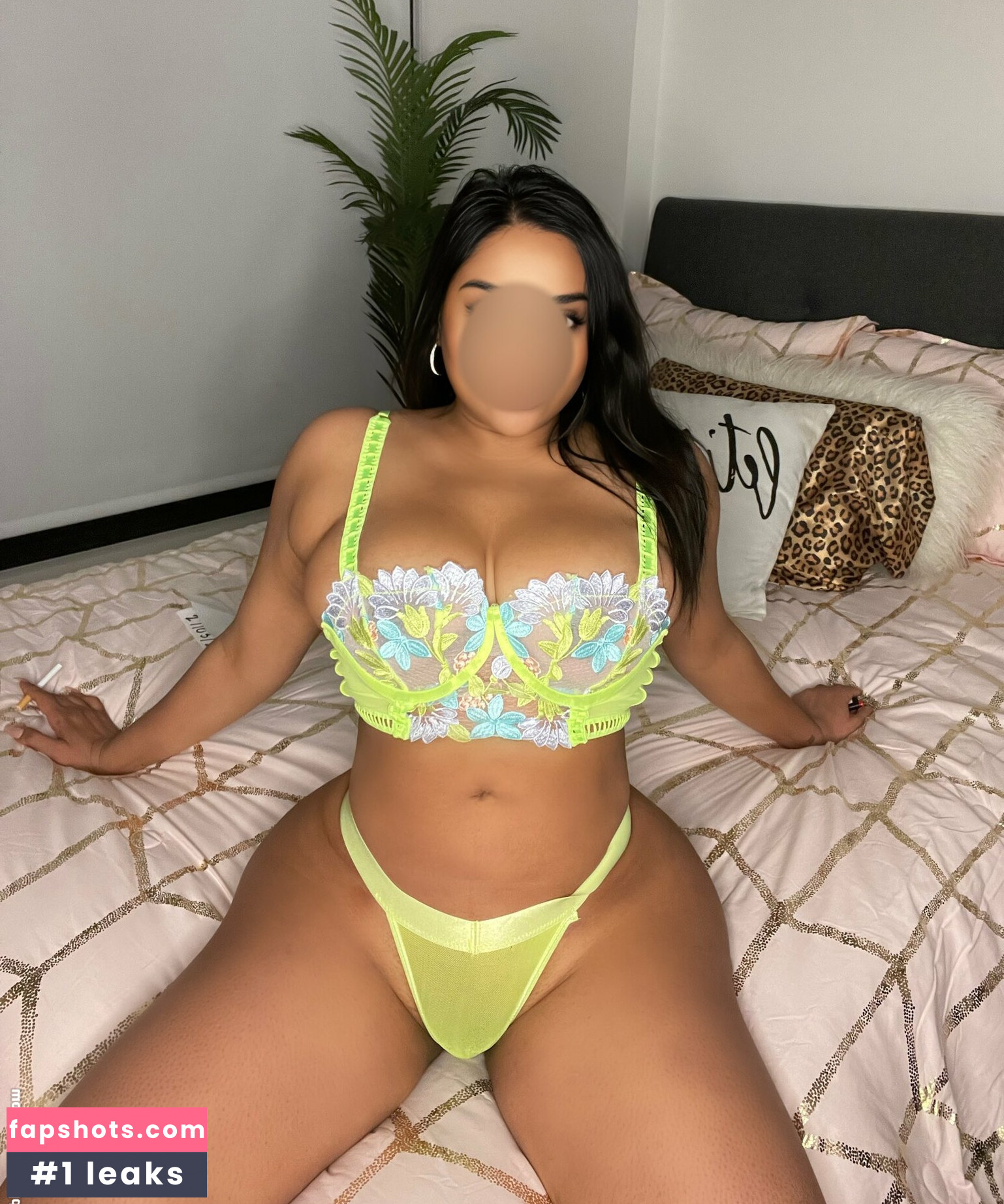 PryaDesi gallery photo #8