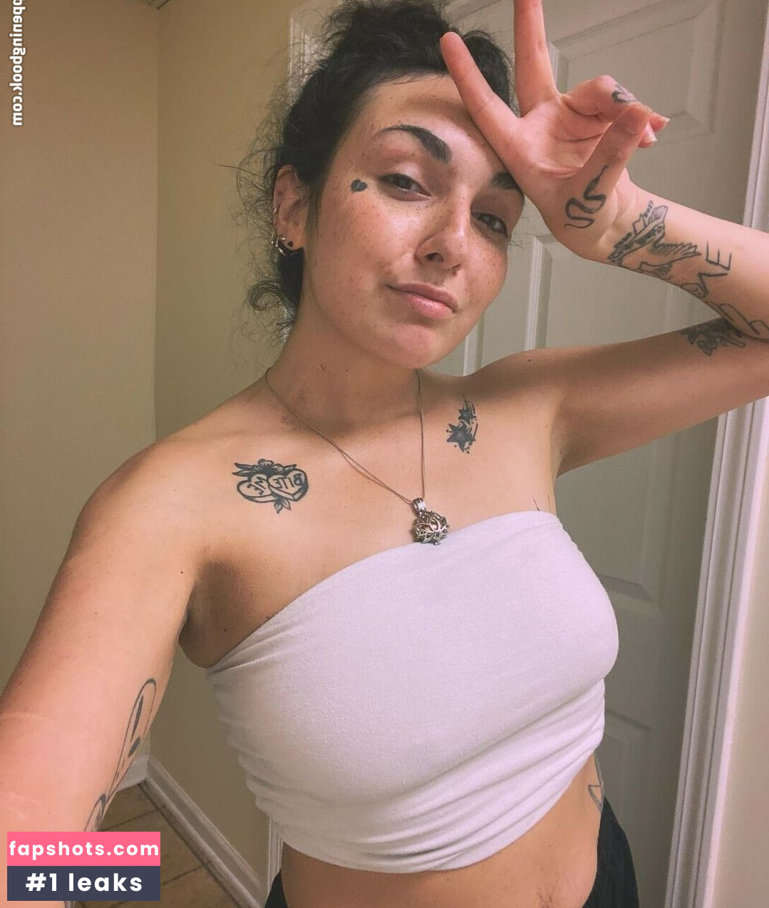 Psychobutcute gallery photo #3