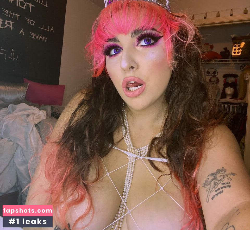 Psychobutcute gallery photo #7