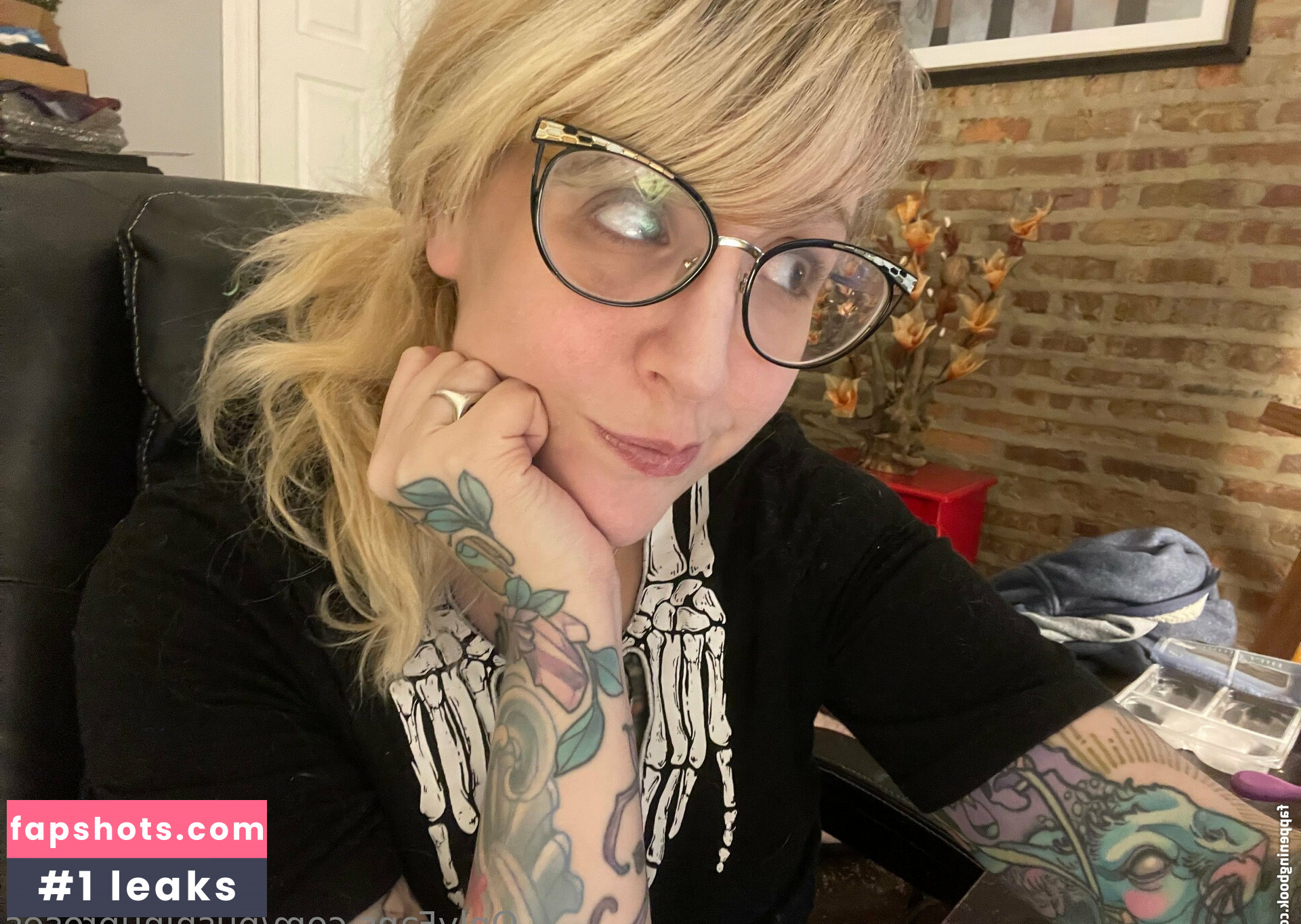 PushingUpRoses gallery photo #23