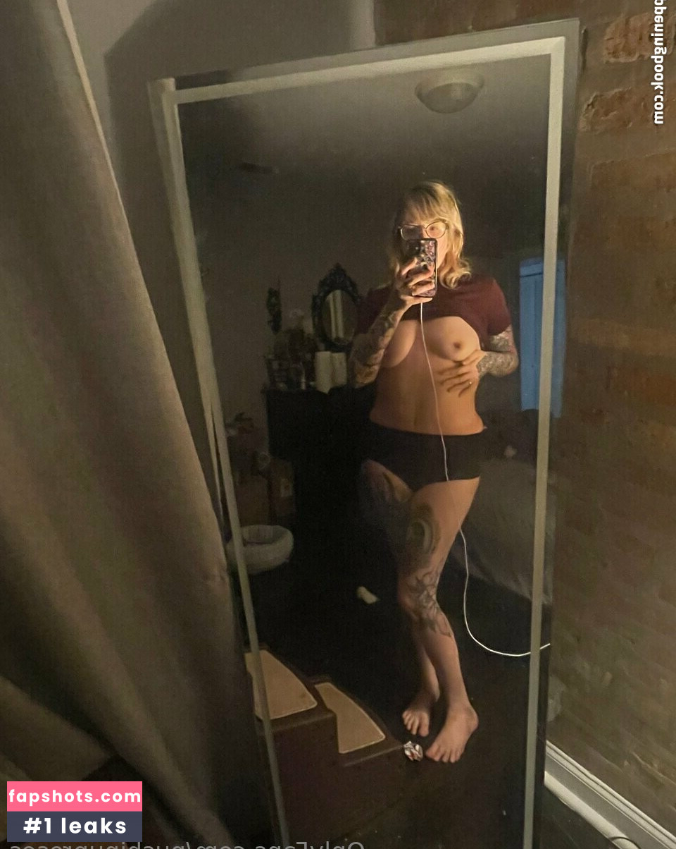 PushingUpRoses gallery photo #24