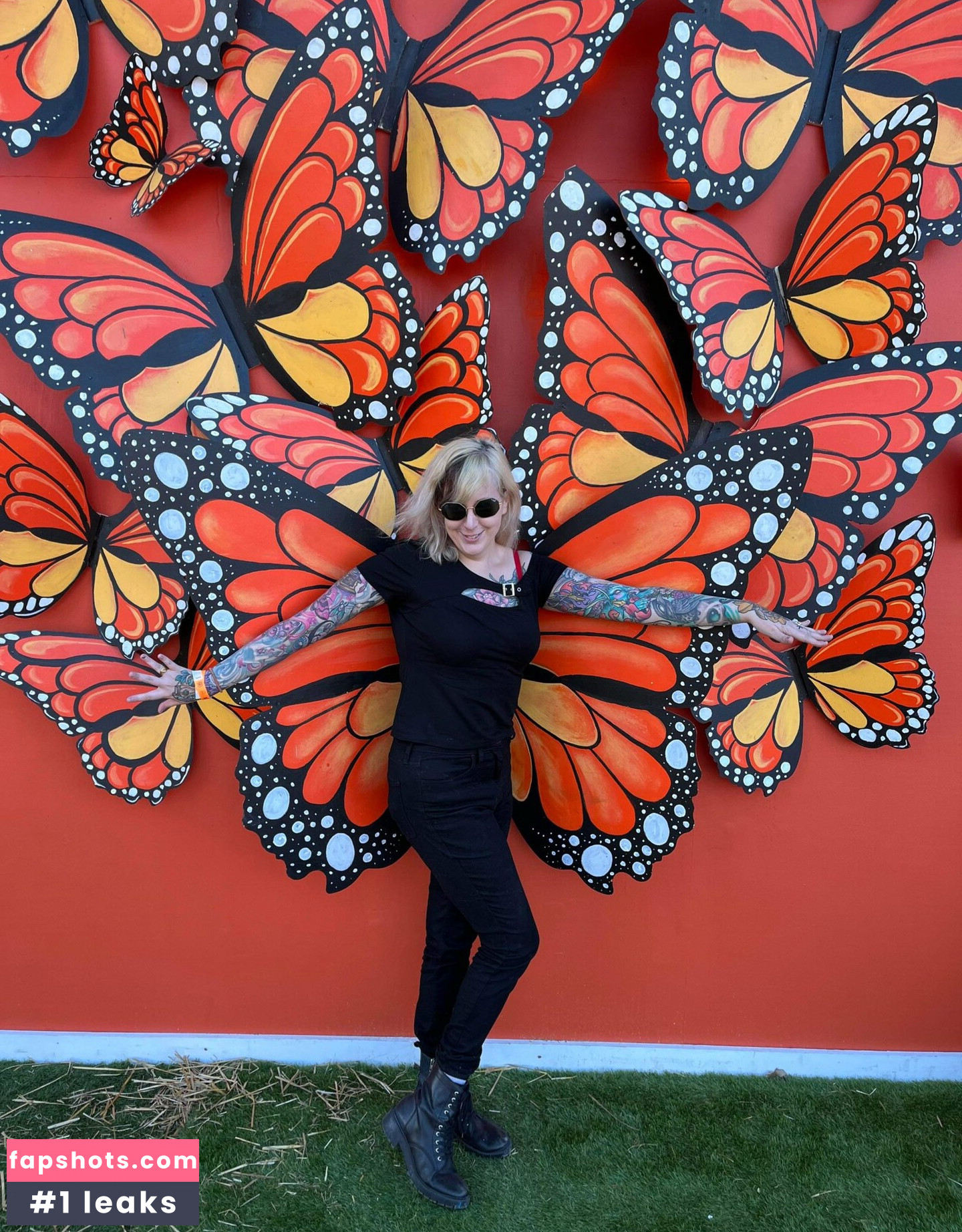 PushingUpRoses gallery photo #232